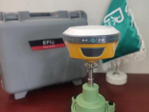 جی پی اس مولتی فرکانس efix cm5