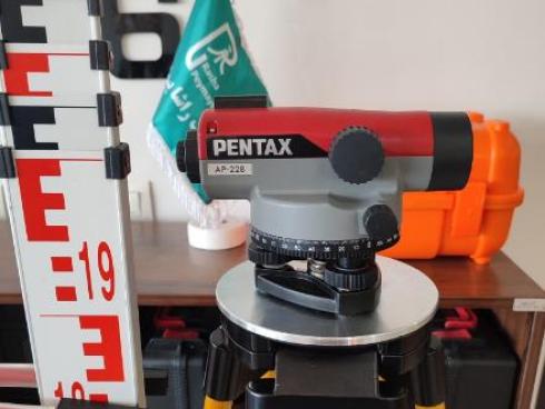 دوربین ترازیاب پنتاکس مدل AP228