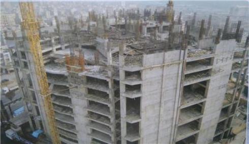 اسکلت بتنی سقف وافل , عرشه فولادی و دیوار حایل