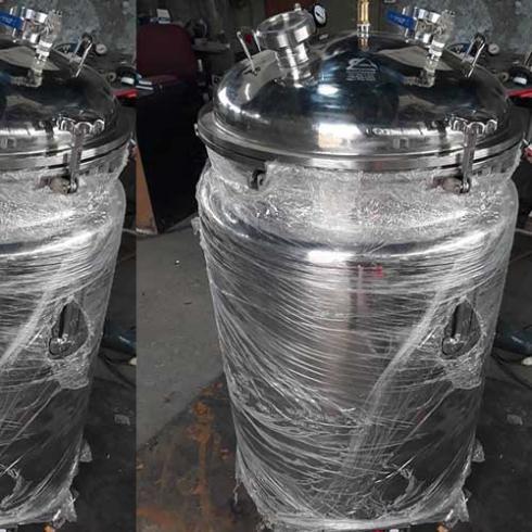 طراحی و ساخت مخازن استیل تک جداره، دوجداره ، سه جداره