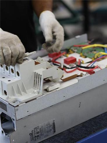 تعمیرات تخصصی اینورتر درایو و برد های صنعتی