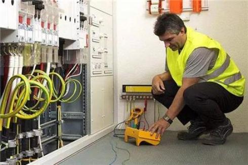 خدمات پیمانکاری، طراحی و اجرای تاسیسات برق کارگاه ها و کارخانه جات، برق صنعتی و ساختمان ها