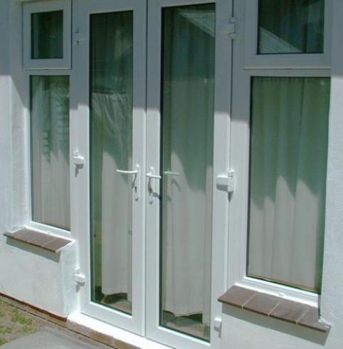 تعمیر در و پنجره یو پی وی سی در تبریز