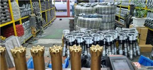 تولید انواع چکش و پیکور بادی محمد پور