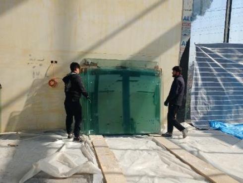 جابجایی شیشه سکوریت در طبقات