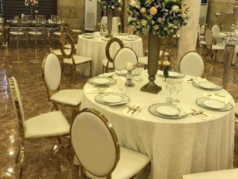 میز ، صندلی و ظروف پذیرایی