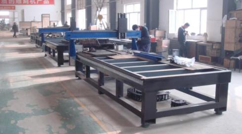 طراحی و ساخت ماشین آلات