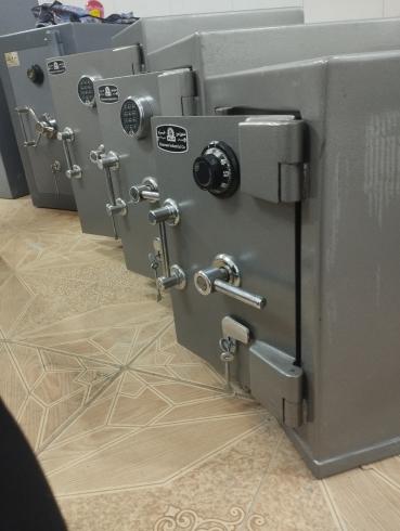 تعمیرکار گاوصندوق خرم