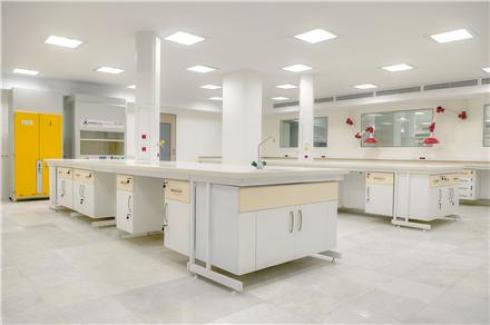 سکوبندی و کابینت بندی آزمایشگاه