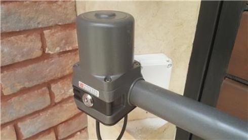 فروش جک پارکینگی میلان فروش جک سیماران جک برقی باغی درب برقی ریموتی کارخانه