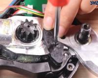 تعمیر قیچی باغبانی شارژی