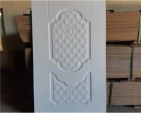 در چوبی داخلی اتاق و سرویس