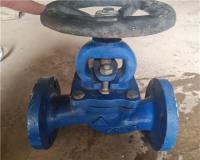 تعدادی شیرآلات صنعتی