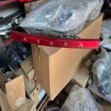 چراغ خطر وسط و شبرنگ عقب و نمره پلاک هیوندای آزرا