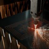 خدمات تخصصی برش لیزر فلزات با دقت بالا | پدیده آهن