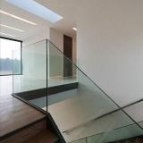 نرده شیشه ایی