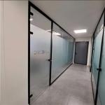 اجرای پارتیشن شیشه ای تکجداره و دوجداره